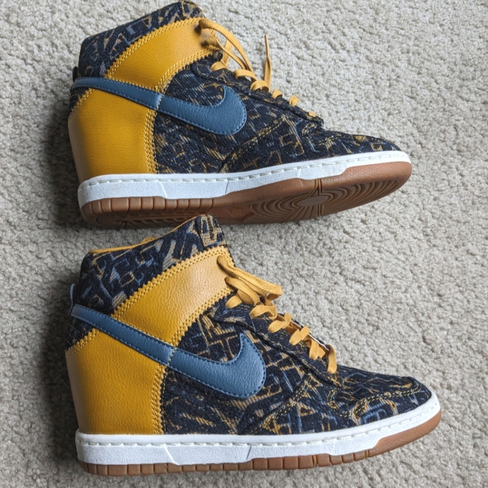 Nike Women's Dunk Sky Hi Aztec Gold Size 7.5 (EU 38.5)
